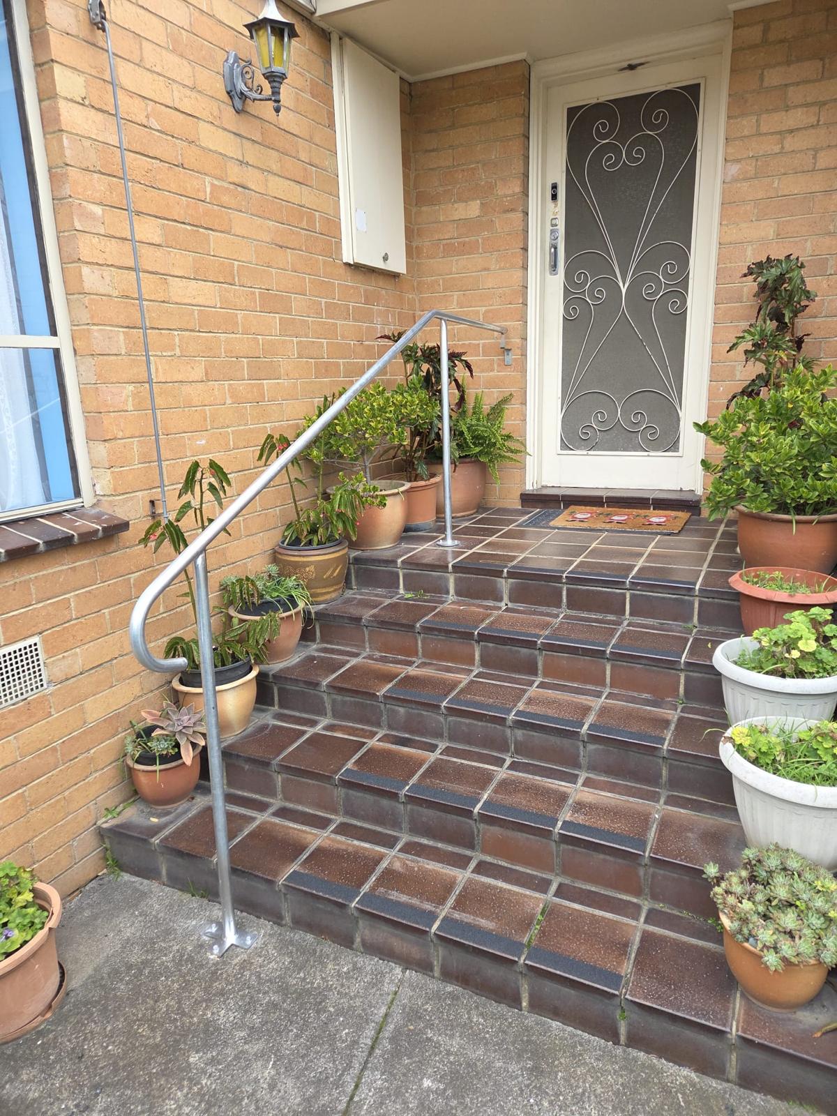 Handrails and grab rails